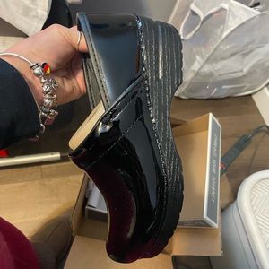 Dansko size 39 Euro (8.5)US black patent leather unisex clogs